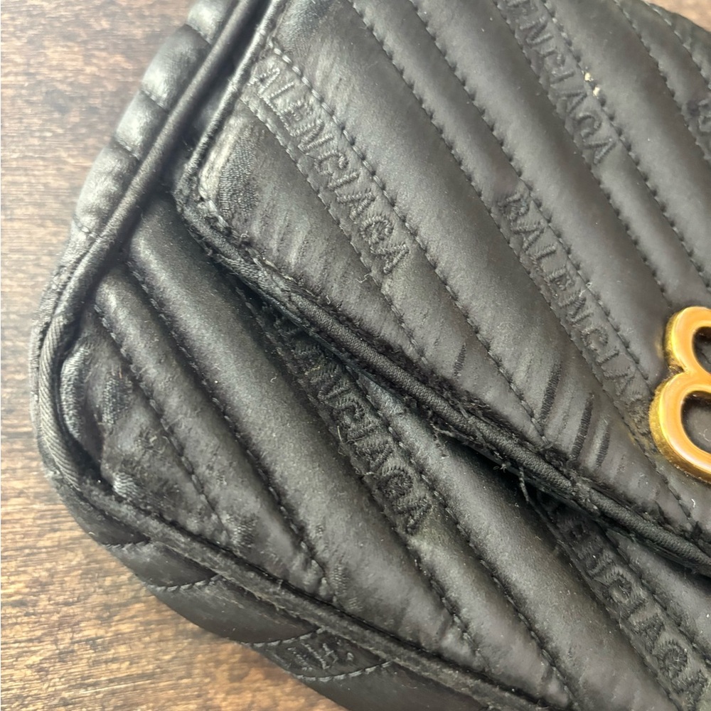 AUTHENTIC BALENCIAGA CROSS BODY BAG